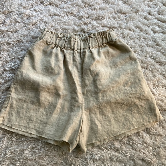 Lenok Linen High Rise Shorts - Picture 2 of 5